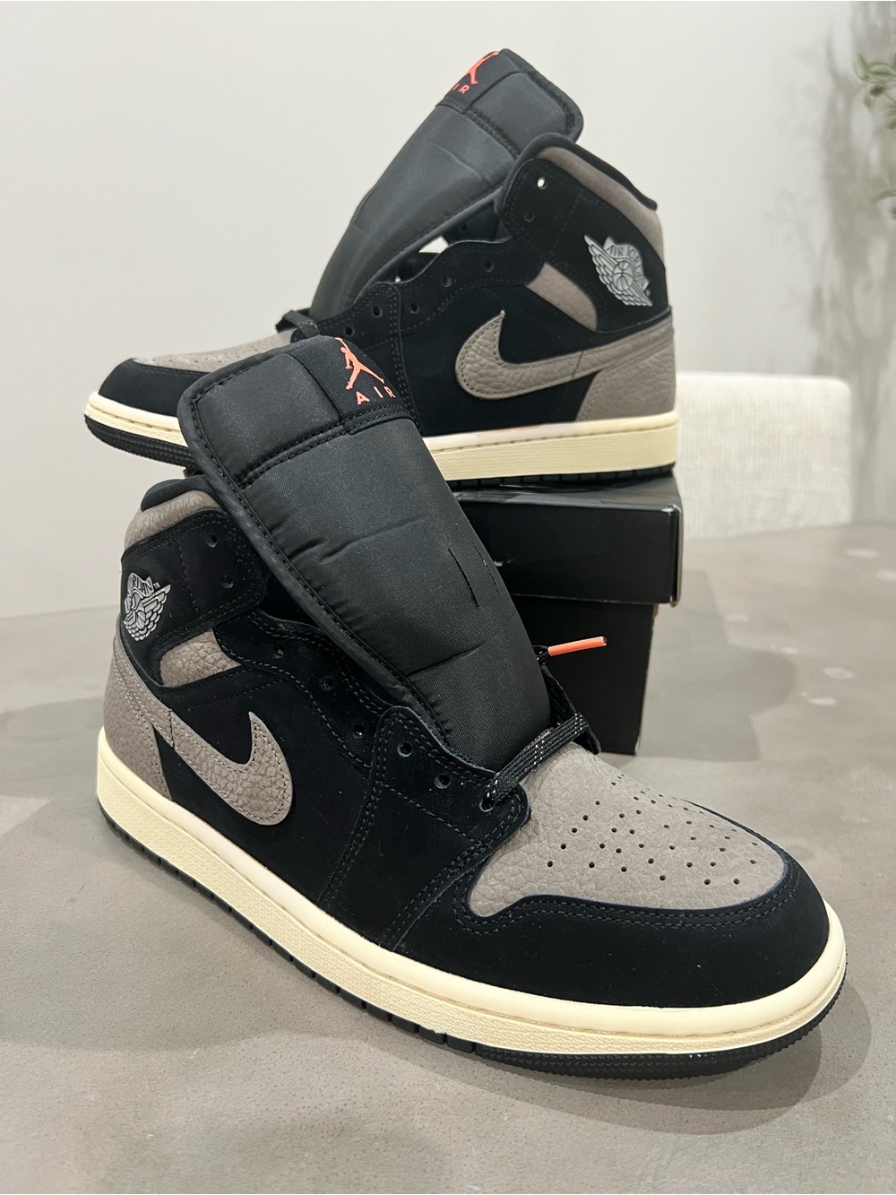 Nike Air Jordan 1 Mid SE - Olive/Grey Sneakers - men’s size 9